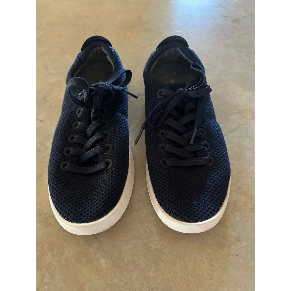 Women’s Allbirds Sneakers Size 8 Navy